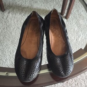 Vionic Perforated Black Flats